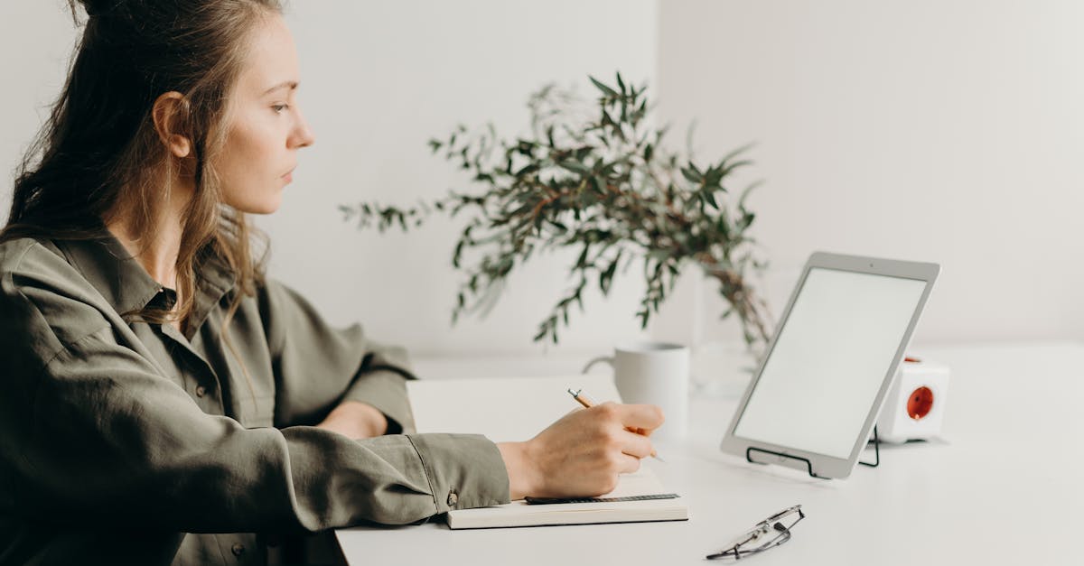 découvrez des stratégies efficaces pour améliorer votre productivité au quotidien. apprenez à gérer votre temps, à optimiser vos tâches et à atteindre vos objectifs professionnels avec simplicité et efficacité.