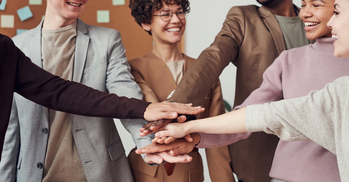 découvrez l'importance de la communication interne au sein des entreprises. apprenez les meilleures pratiques pour favoriser la collaboration, renforcer la culture d'entreprise et optimiser la circulation de l'information entre les équipes. boostez l'engagement de vos employés avec des stratégies efficaces de communication interne.