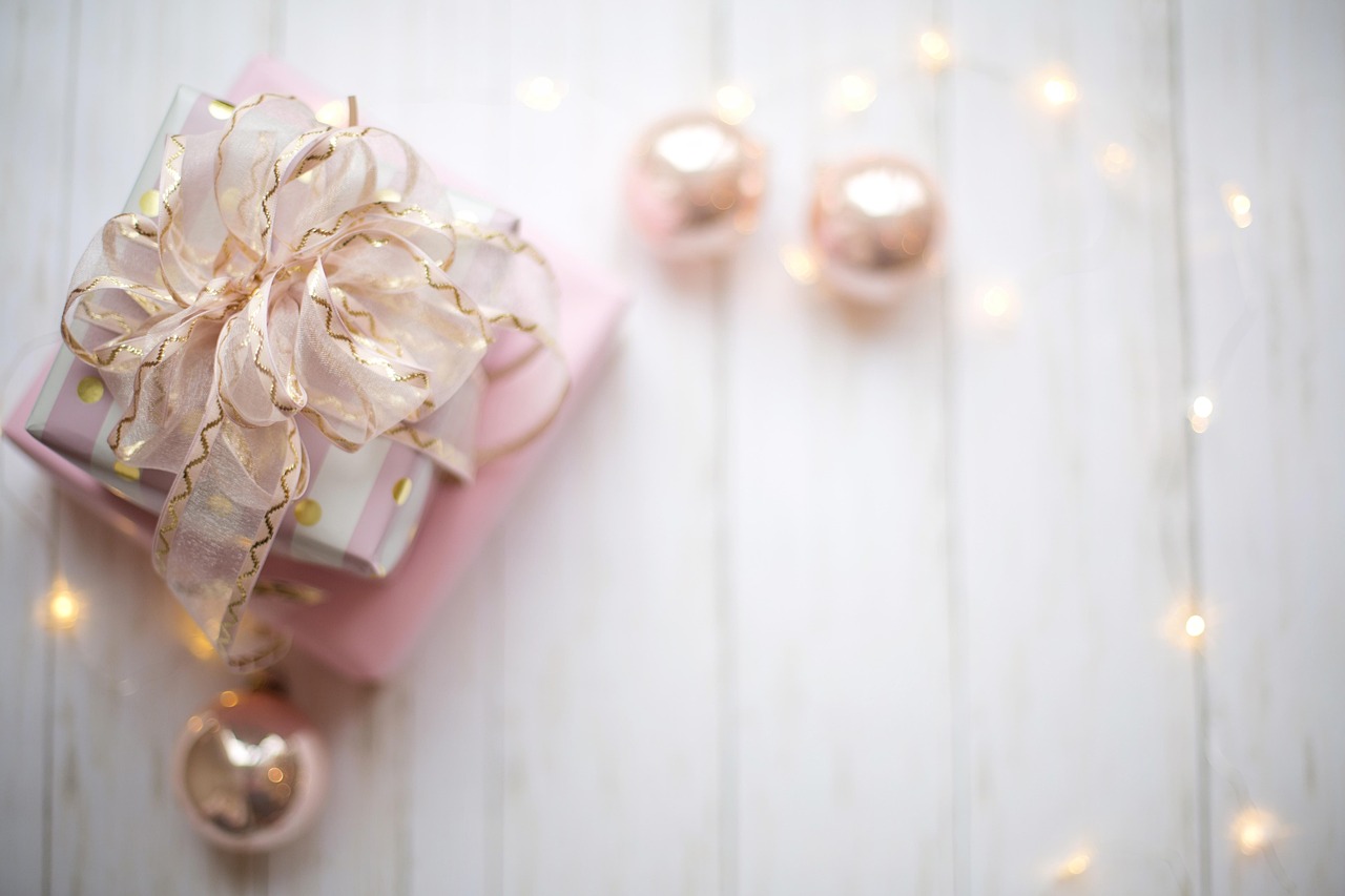 découvrez des idées de cadeaux originaux pour surprendre vos proches en toute occasion. sélection unique de présents créatifs, insolites et personnalisés pour faire plaisir à coup sûr !