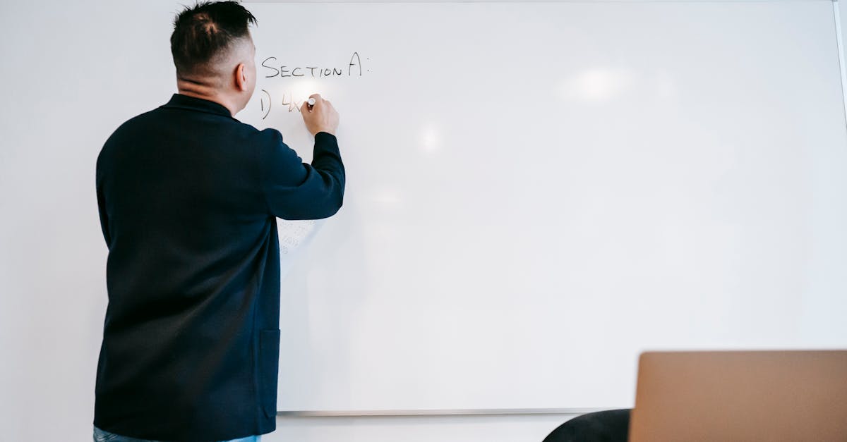 découvrez les leçons essentielles tirées des expériences passées pour améliorer vos projets futurs. cette exploration vous offre des insights précieux afin de transformer les défis en opportunités de croissance.