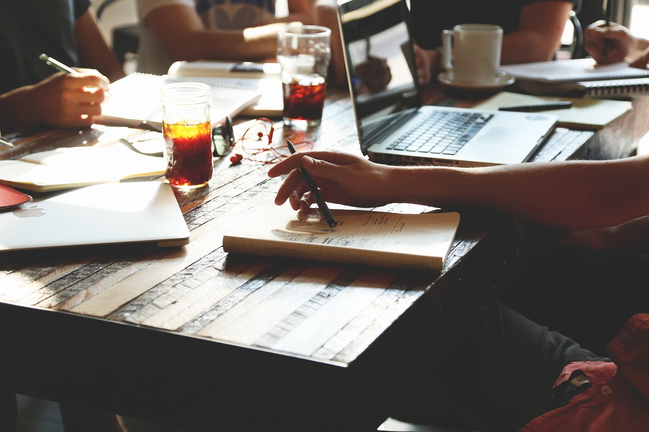 De la première start-up à la suivante : comment il cultive simplicité et proximité pour réussir