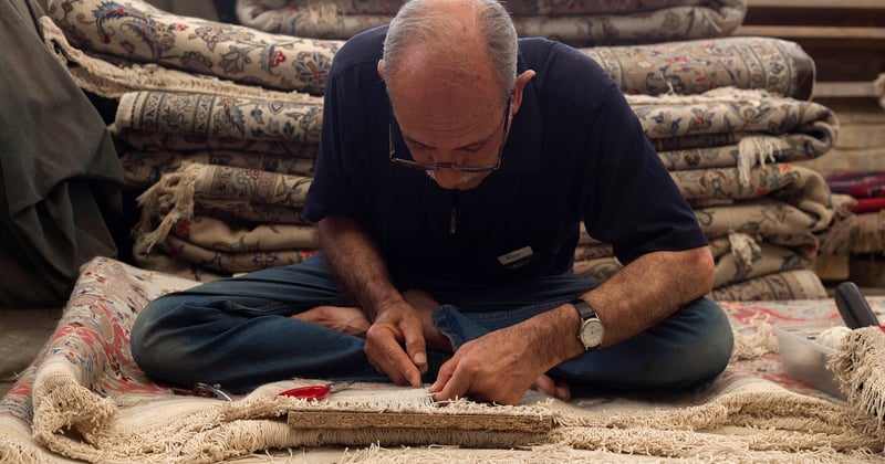 Réparer un tapis abîmé par des griffes : les solutions qui marchent vraiment