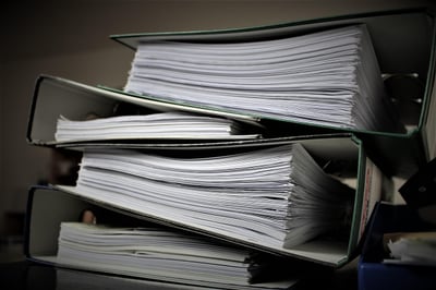 er mai sous pression : comment la lourdeur réglementaire étouffe les travailleurs français