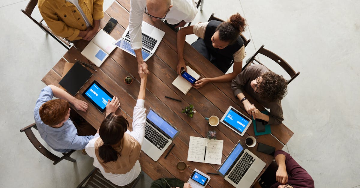 découvrez l'importance de la communication interne au sein des entreprises. apprenez comment une communication efficace favorise la collaboration, booste la productivité et renforce l'engagement des employés.