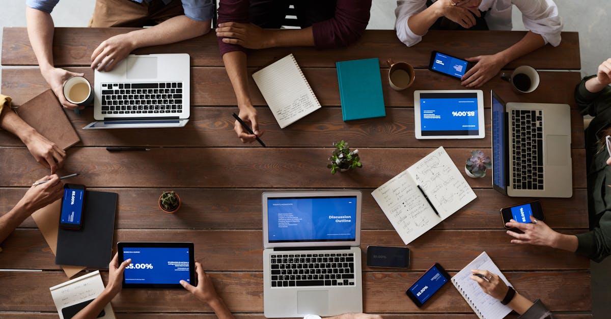 découvrez comment optimiser votre communication interne pour renforcer la collaboration, améliorer l'engagement des employés et favoriser un environnement de travail harmonieux. explorez des stratégies et des outils efficaces pour une communication fluide au sein de votre entreprise.