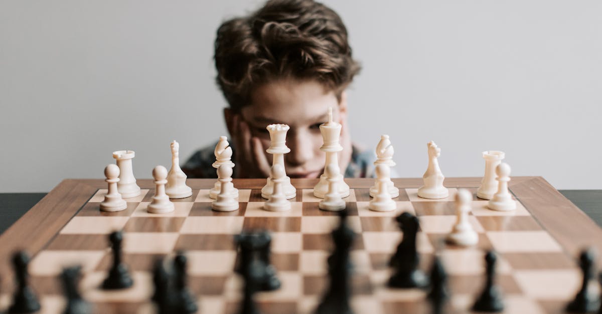 découvrez comment réaliser une analyse concurrentielle efficace pour identifier les forces et faiblesses de vos concurrents, optimiser votre stratégie marketing et gagner en visibilité sur le marché.