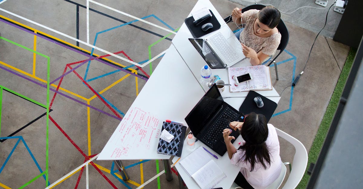 découvrez l'art du networking, une compétence essentielle pour développer vos connexions professionnelles, échanger des idées et booster votre carrière. apprenez des stratégies efficaces pour établir des relations durables et prospères dans votre secteur.