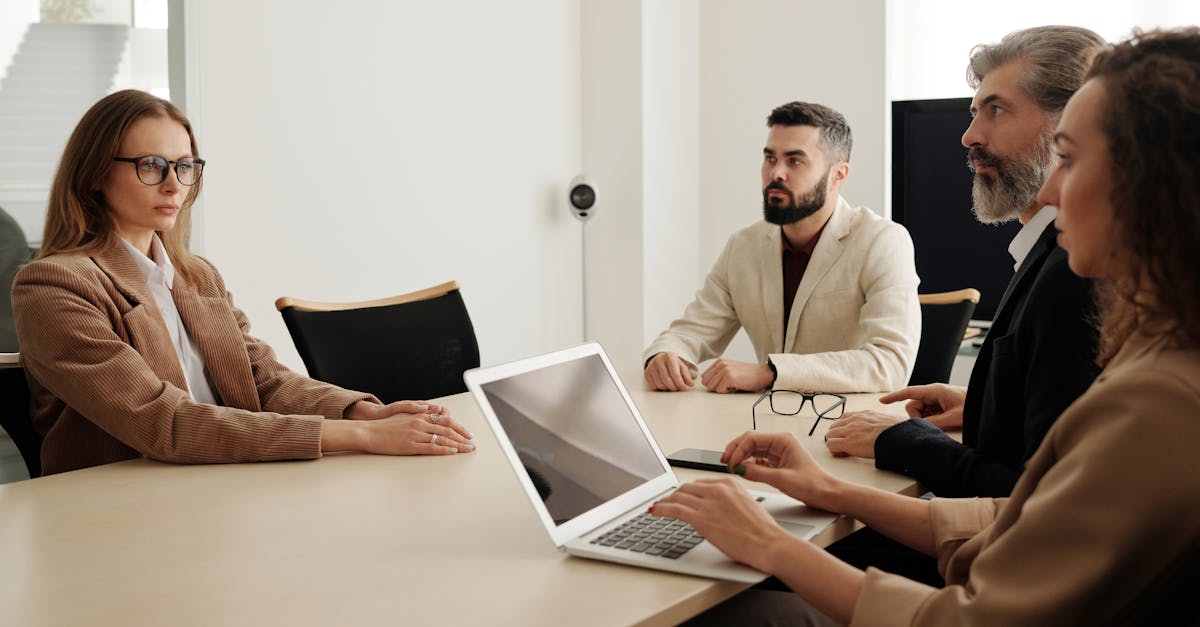 découvrez les différentes cultures organisationnelles et leur impact sur la dynamique d'entreprise. apprenez comment ces cultures façonnent le comportement des employés, influencent la performance et favorisent l'innovation au sein des équipes.