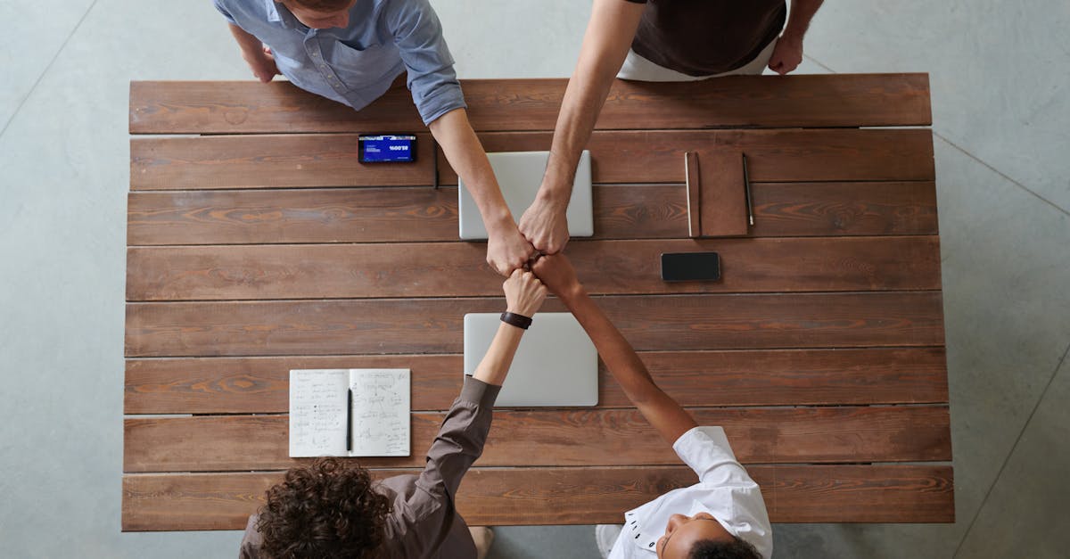 découvrez comment les partenariats stratégiques peuvent transformer votre entreprise en créant des synergies, en boostant l'innovation et en élargissant votre réseau. explorez des exemples concrets et des conseils pour réussir vos collaborations.