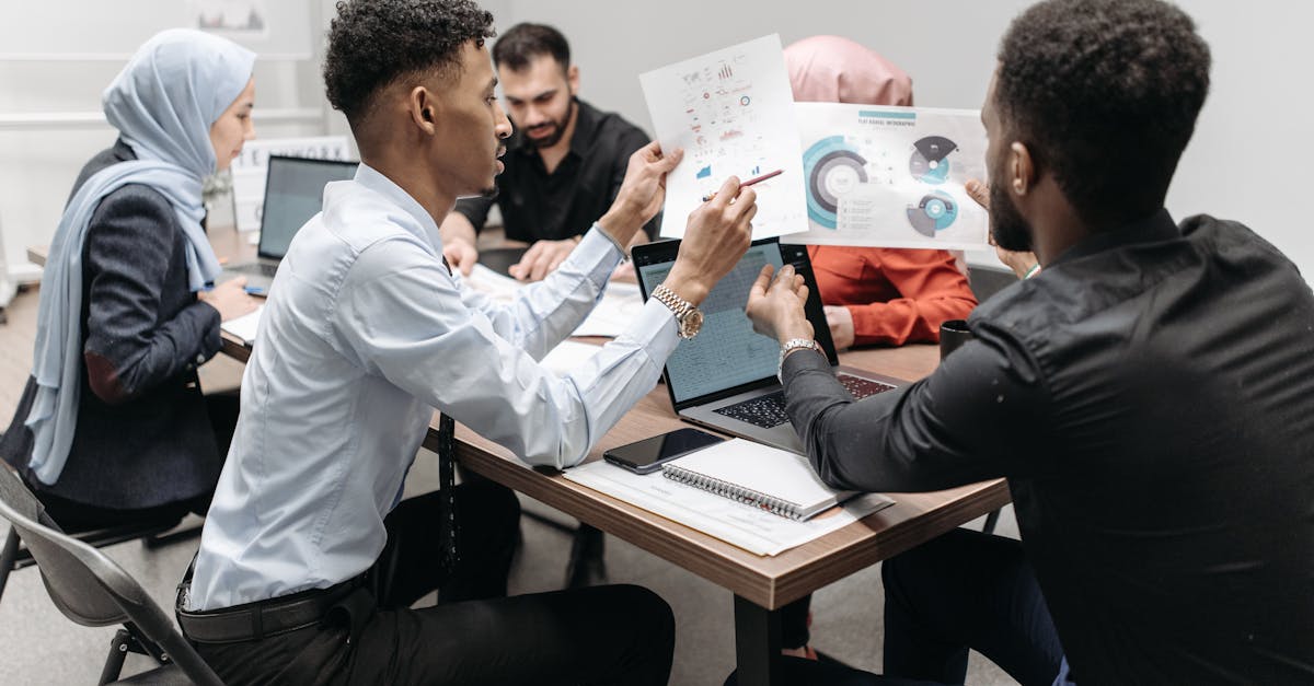 découvrez des stratégies efficaces de gestion d'équipe pour optimiser la collaboration, améliorer la communication et renforcer la productivité au sein de votre organisation. transformez votre équipe en un groupe soudé et performant grâce à des outils et techniques adaptés.