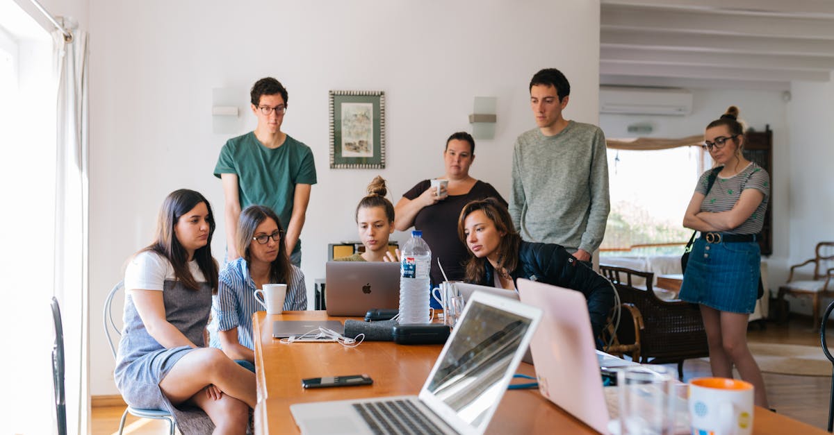 découvrez comment le leadership transformationnel inspire et motive les équipes à atteindre des niveaux d'excellence. apprenez les clés pour développer un style de leadership innovant qui favorise la collaboration, l'engagement et la croissance personnelle.