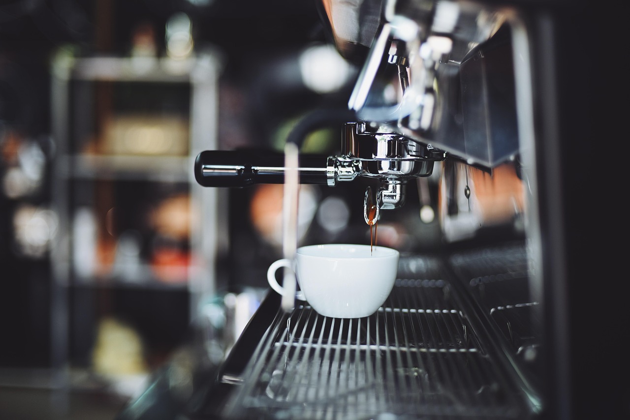 d&eacute;couvrez les meilleurs coffee shops pour savourer un caf&eacute; de qualit&eacute; dans une ambiance conviviale. guide des caf&eacute;s incontournables pr&egrave;s de chez vous.