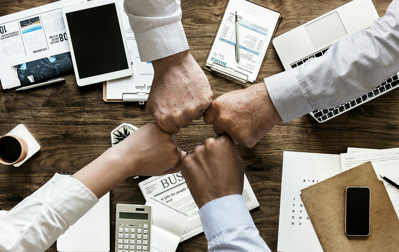 Samuel Chaperon et Afic2 : Un accompagnement sur mesure pour les artisans et petites entreprises de l’ouest de Re